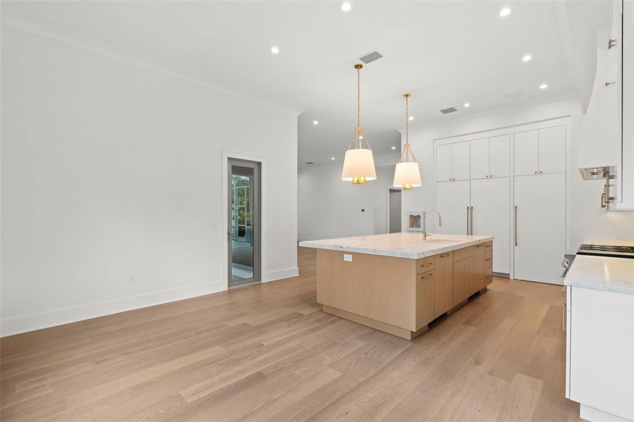 423 S Royal Poinciana Drive, Tampa, FL 33609 Photo