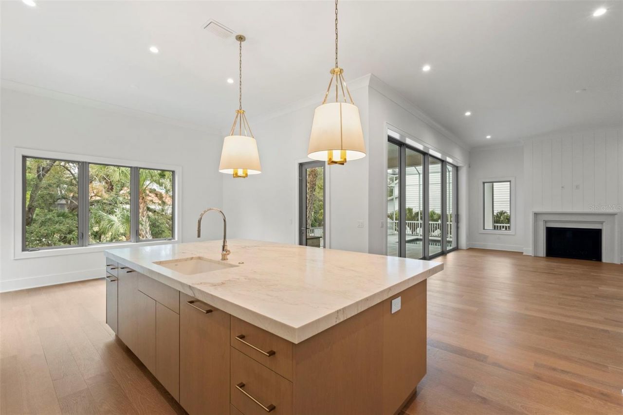 423 S Royal Poinciana Drive, Tampa, FL 33609 Photo