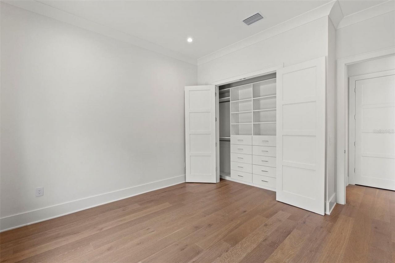 423 S Royal Poinciana Drive, Tampa, FL 33609 Photo