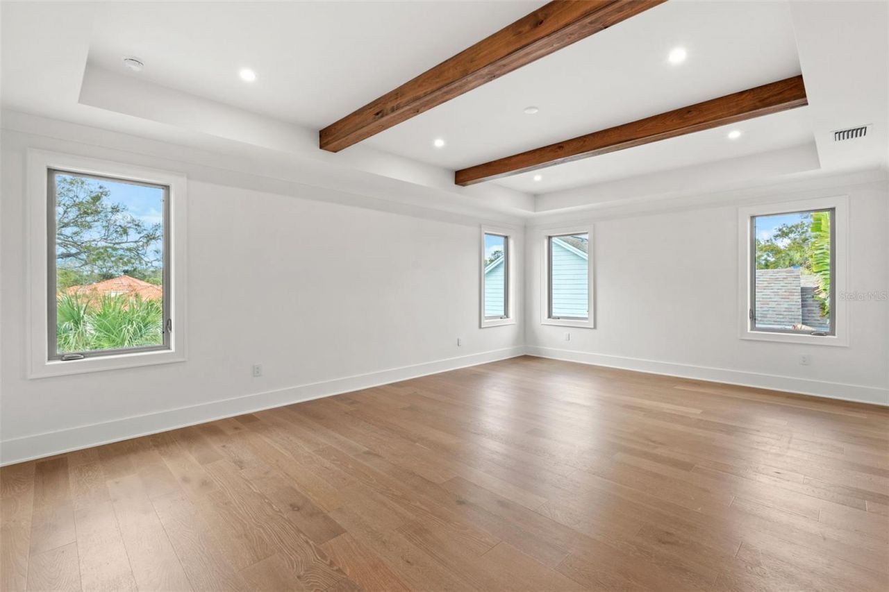 423 S Royal Poinciana Drive, Tampa, FL 33609 Photo