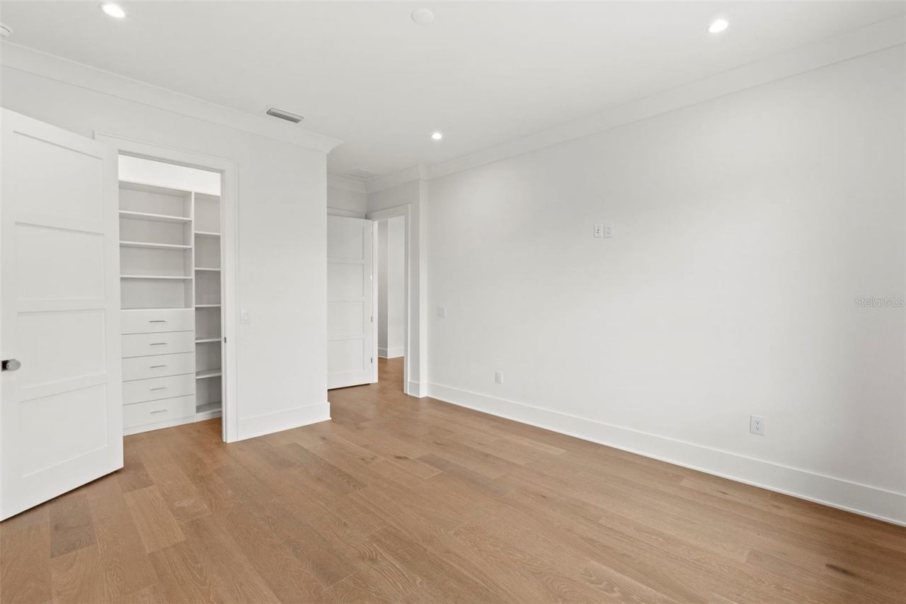 423 S Royal Poinciana Drive, Tampa, FL 33609 Photo