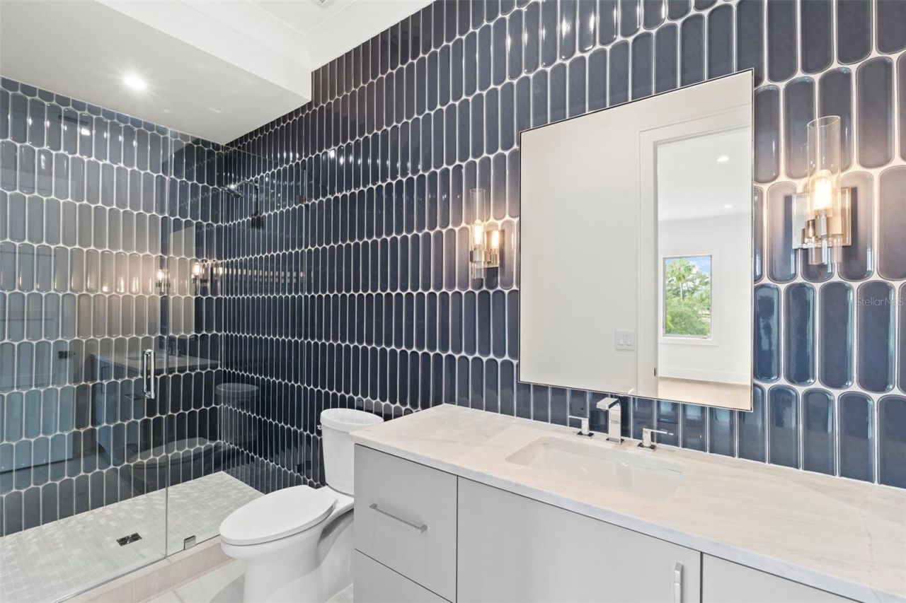 423 S Royal Poinciana Drive, Tampa, FL 33609 Photo