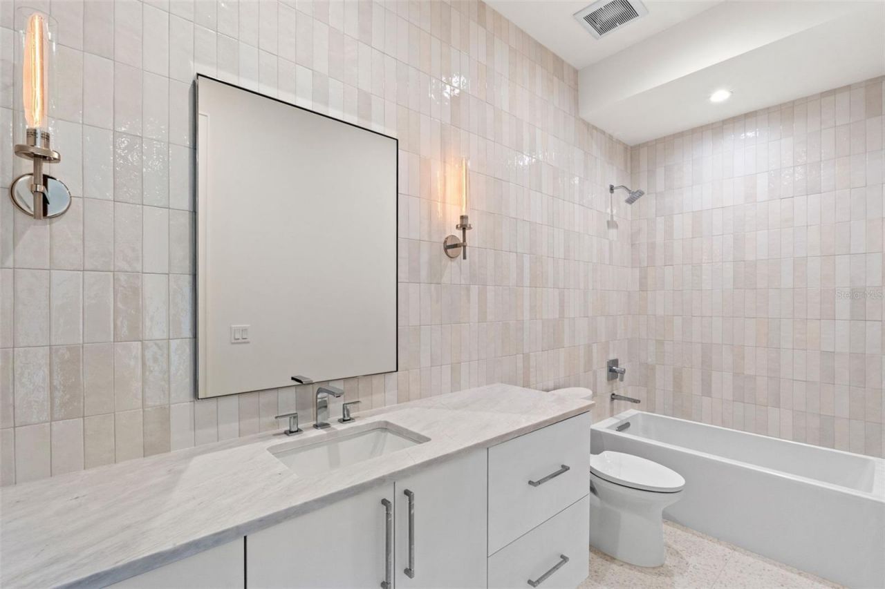 423 S Royal Poinciana Drive, Tampa, FL 33609 Photo