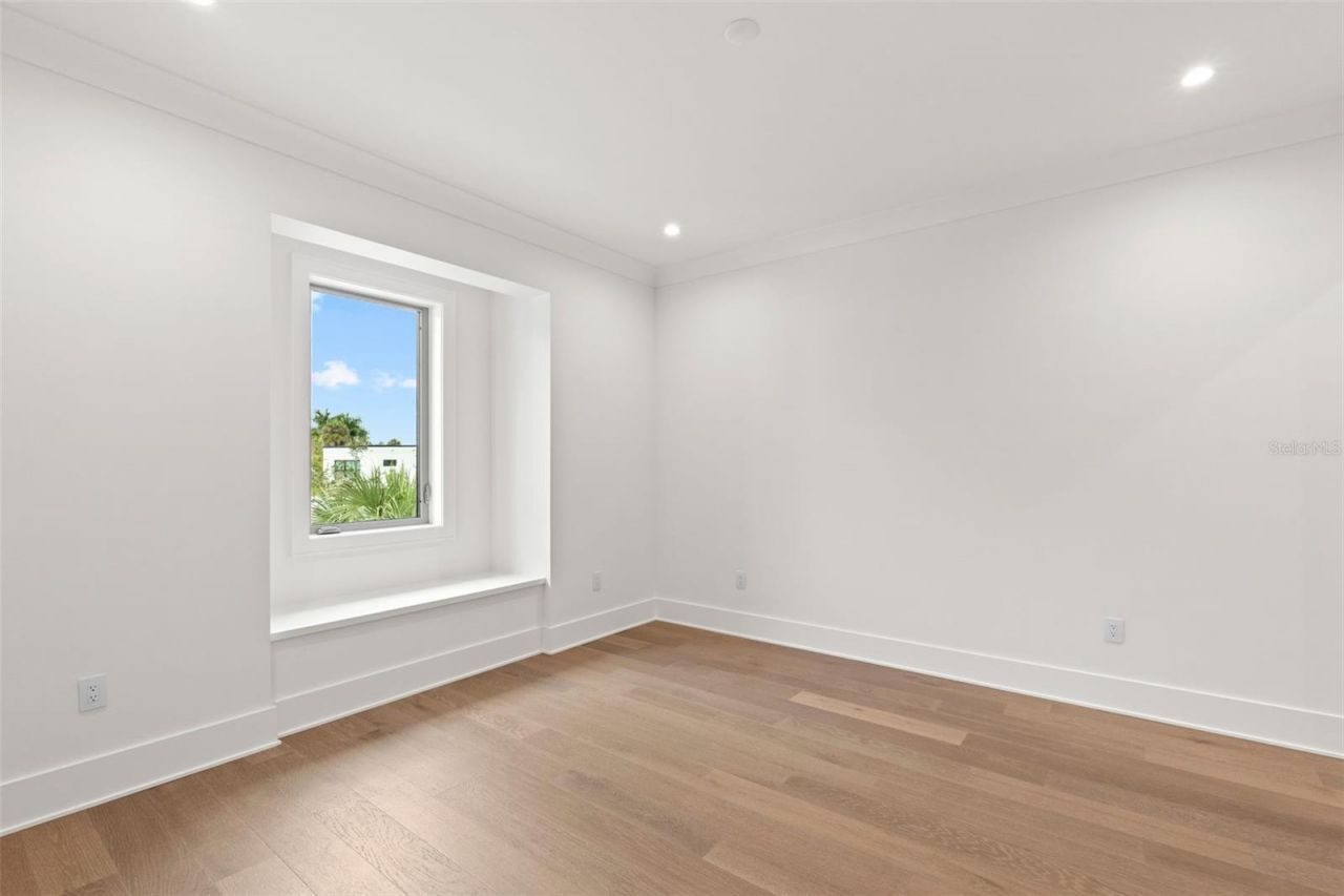 423 S Royal Poinciana Drive, Tampa, FL 33609 Photo