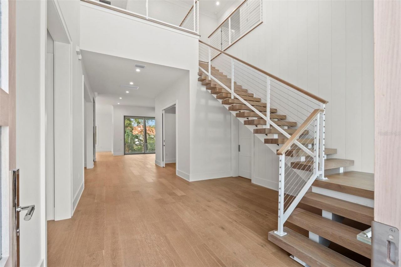 423 S Royal Poinciana Drive, Tampa, FL 33609 Photo