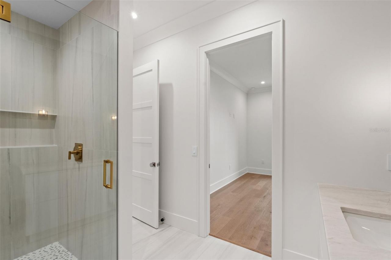 423 S Royal Poinciana Drive, Tampa, FL 33609 Photo