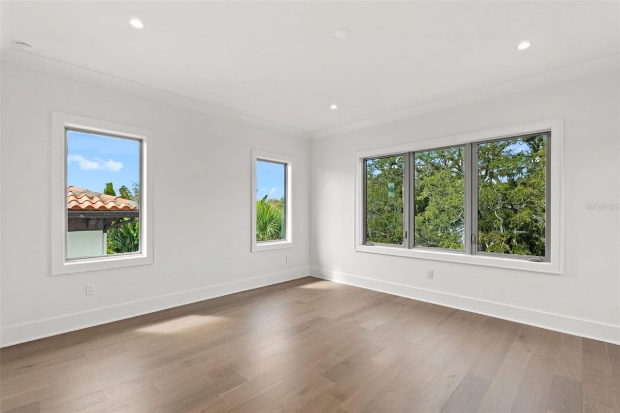 423 S Royal Poinciana Drive, Tampa, FL 33609 Photo