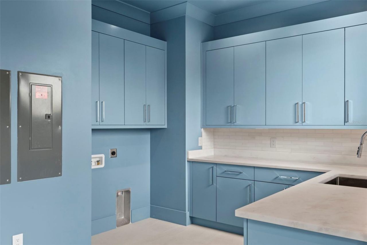 423 S Royal Poinciana Drive, Tampa, FL 33609 Photo