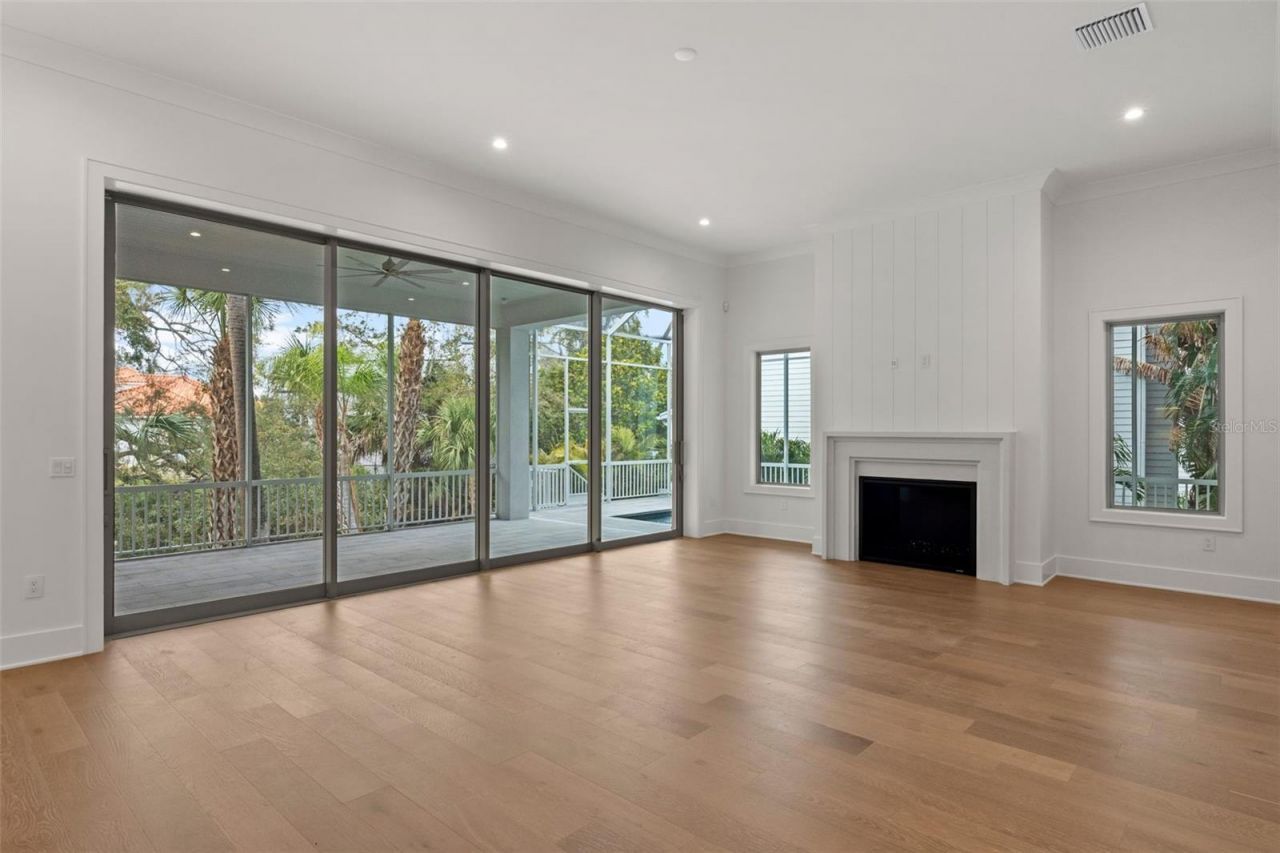 423 S Royal Poinciana Drive, Tampa, FL 33609 Photo