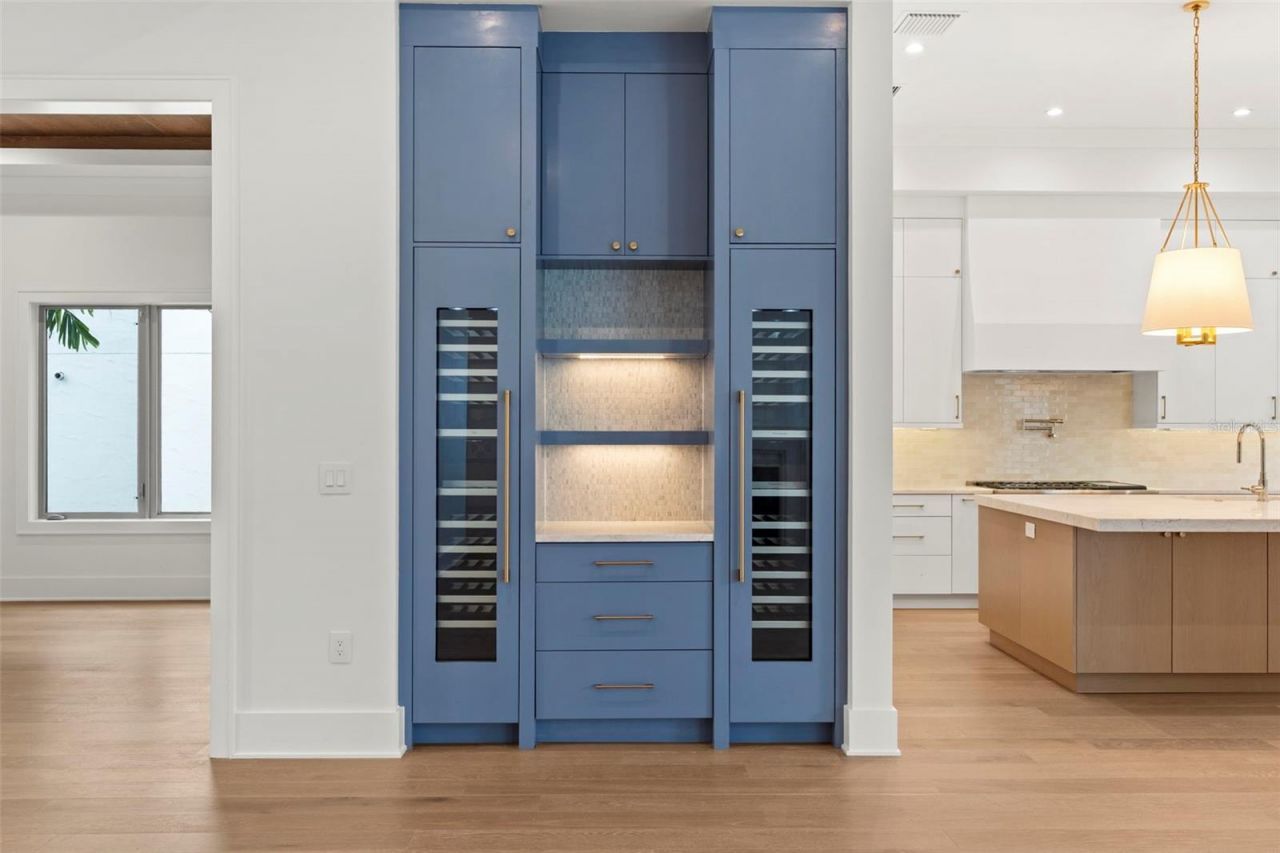 423 S Royal Poinciana Drive, Tampa, FL 33609 Photo