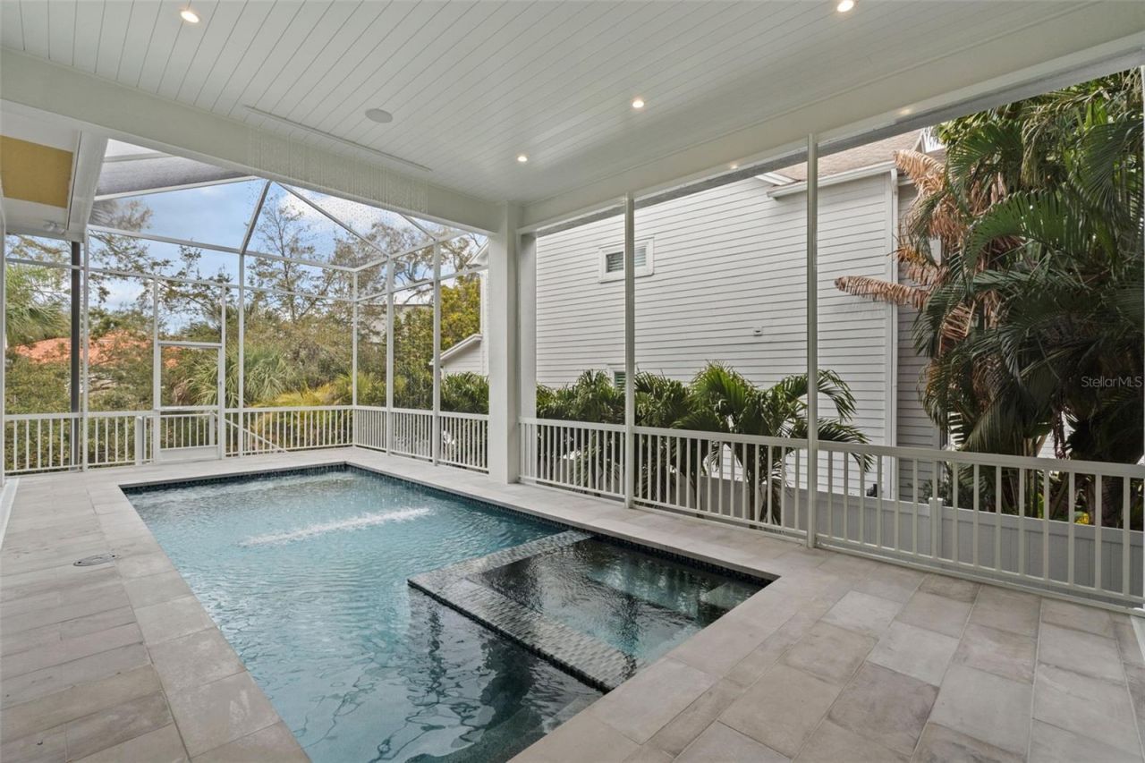 423 S Royal Poinciana Drive, Tampa, FL 33609 Photo