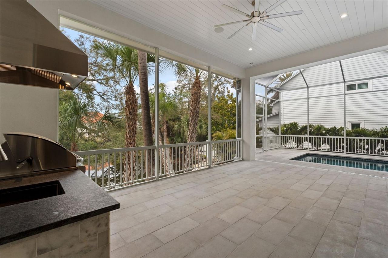 423 S Royal Poinciana Drive, Tampa, FL 33609 Photo