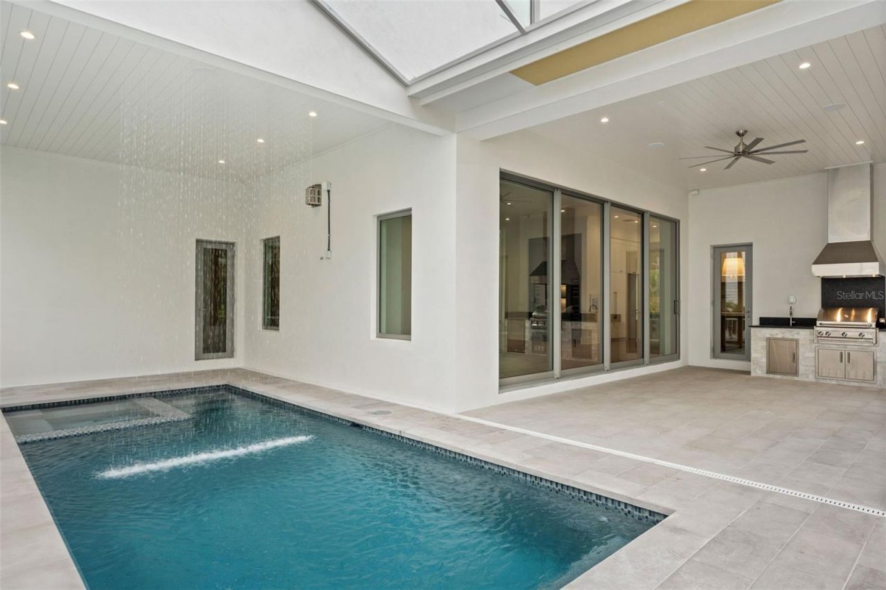 423 S Royal Poinciana Drive, Tampa, FL 33609 Photo