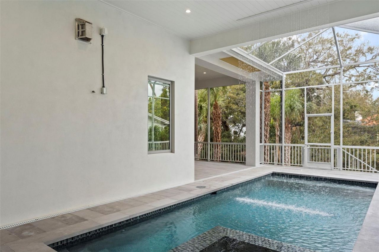 423 S Royal Poinciana Drive, Tampa, FL 33609 Photo