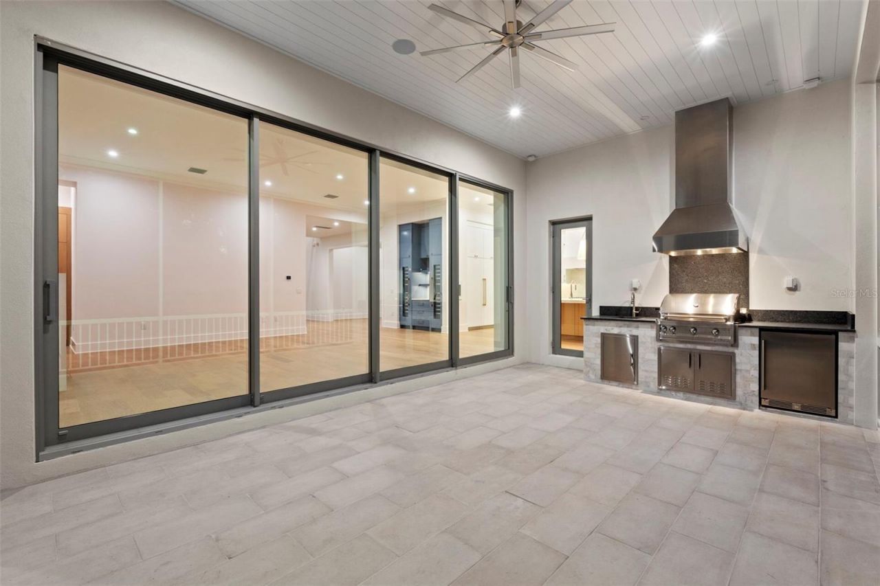 423 S Royal Poinciana Drive, Tampa, FL 33609 Photo