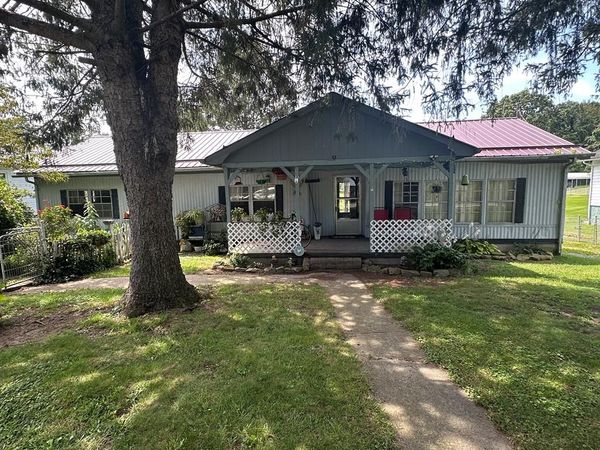 7879 Gatewood Rd., FAYETTEVILLE, WV 25840