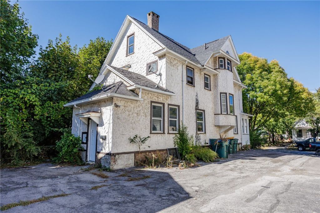 745 Maple Street, Rochester, NY 14611 Main Photo