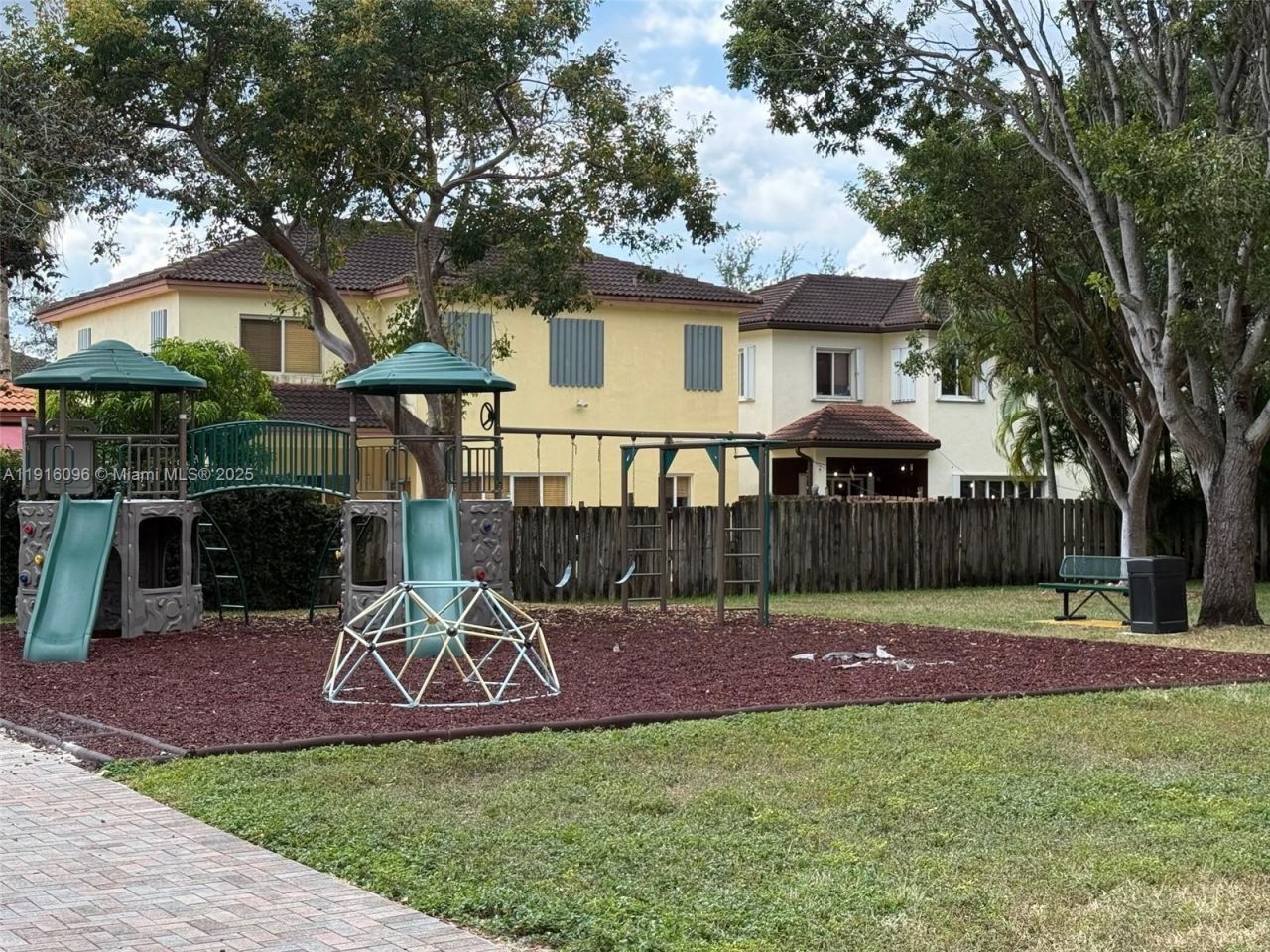 16420 SW 48th Ter, Miami, FL 33185 Photo