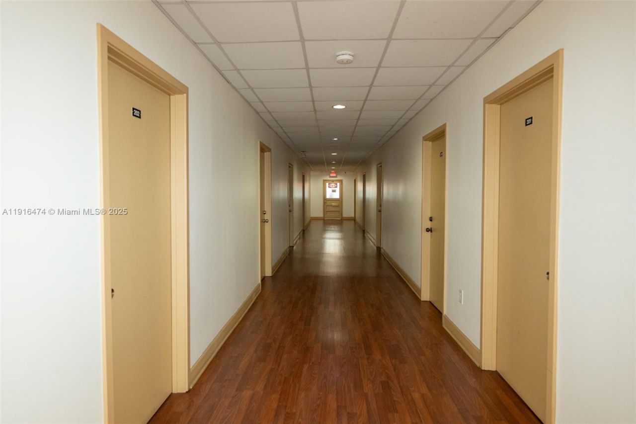 1450 NW 17th Ave, Miami, FL 33125 Photo