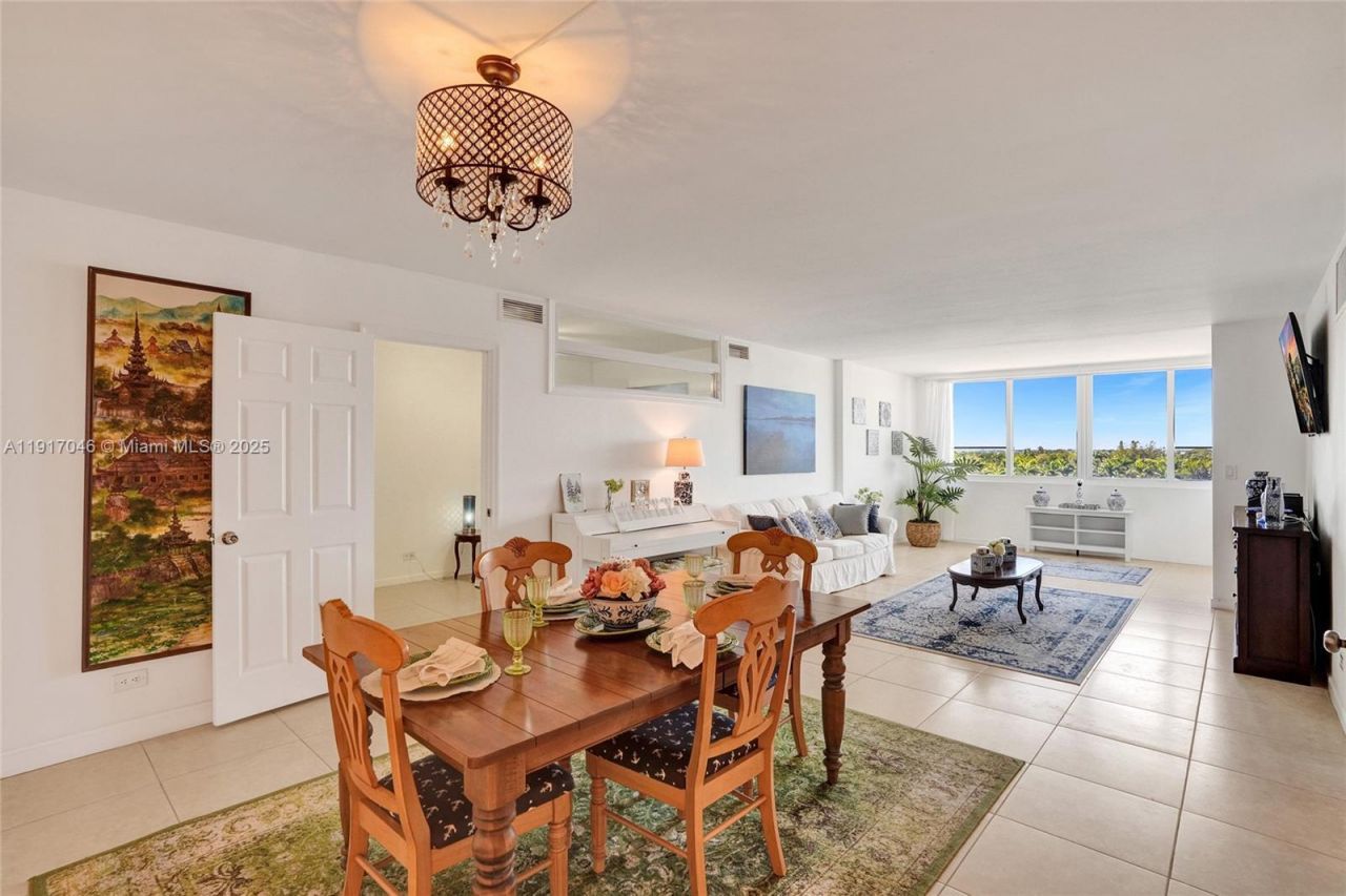 5005 Collins Ave, Unit 707, Miami Beach, FL 33140 Photo