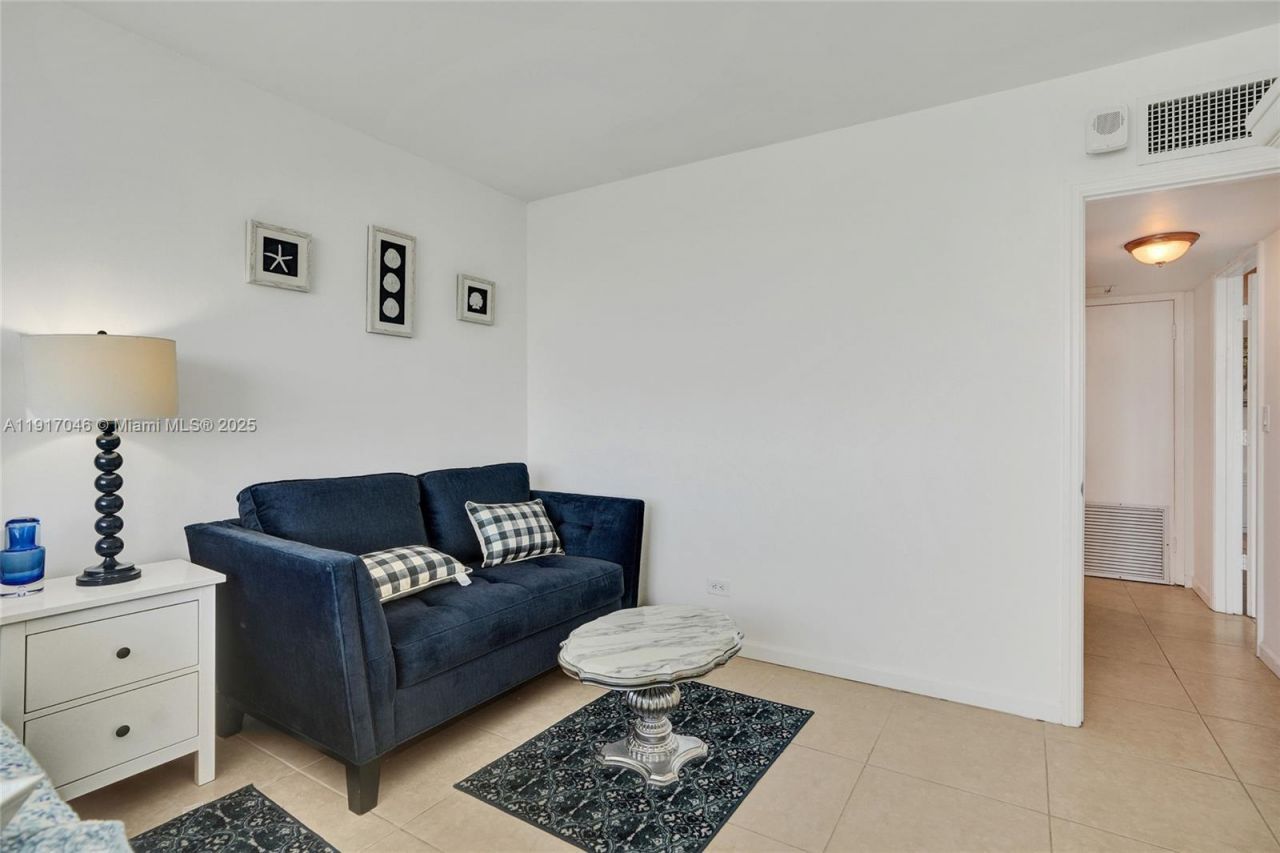 5005 Collins Ave, Unit 707, Miami Beach, FL 33140 Photo