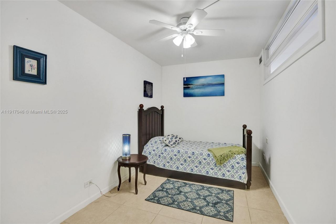 5005 Collins Ave, Unit 707, Miami Beach, FL 33140 Photo