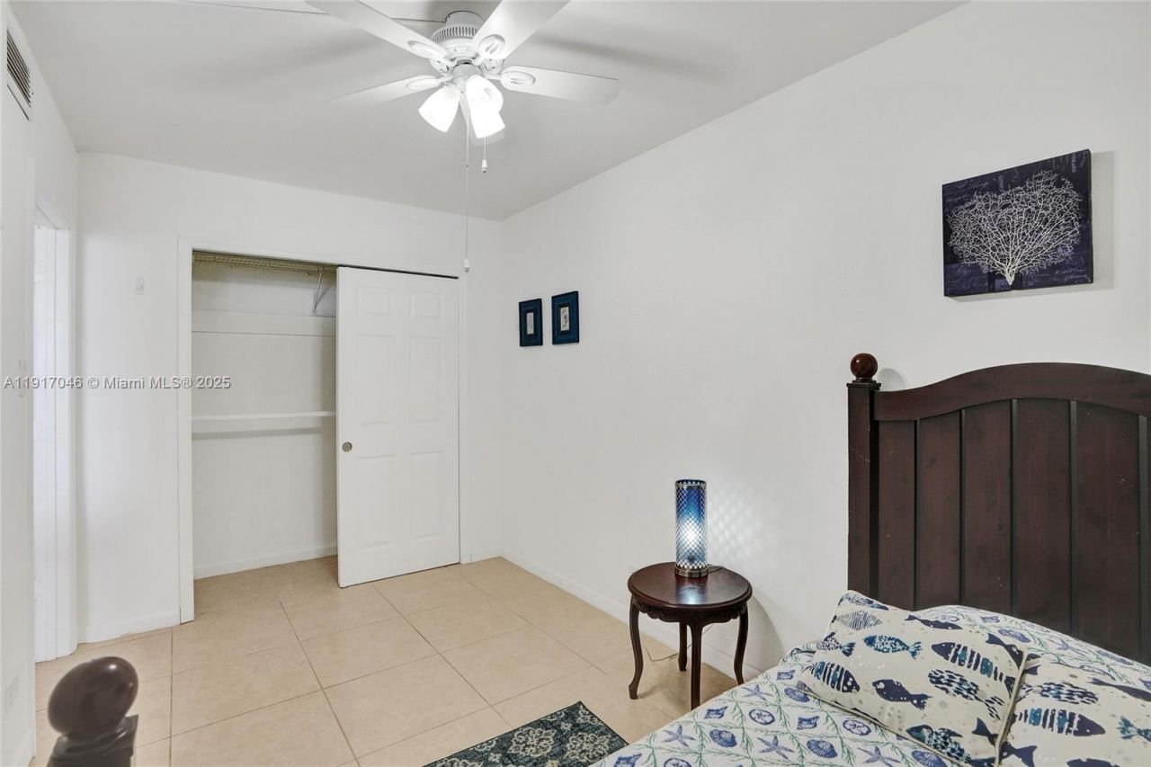 5005 Collins Ave, Unit 707, Miami Beach, FL 33140 Photo