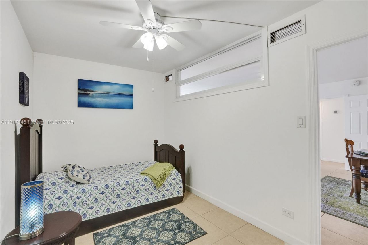 5005 Collins Ave, Unit 707, Miami Beach, FL 33140 Photo