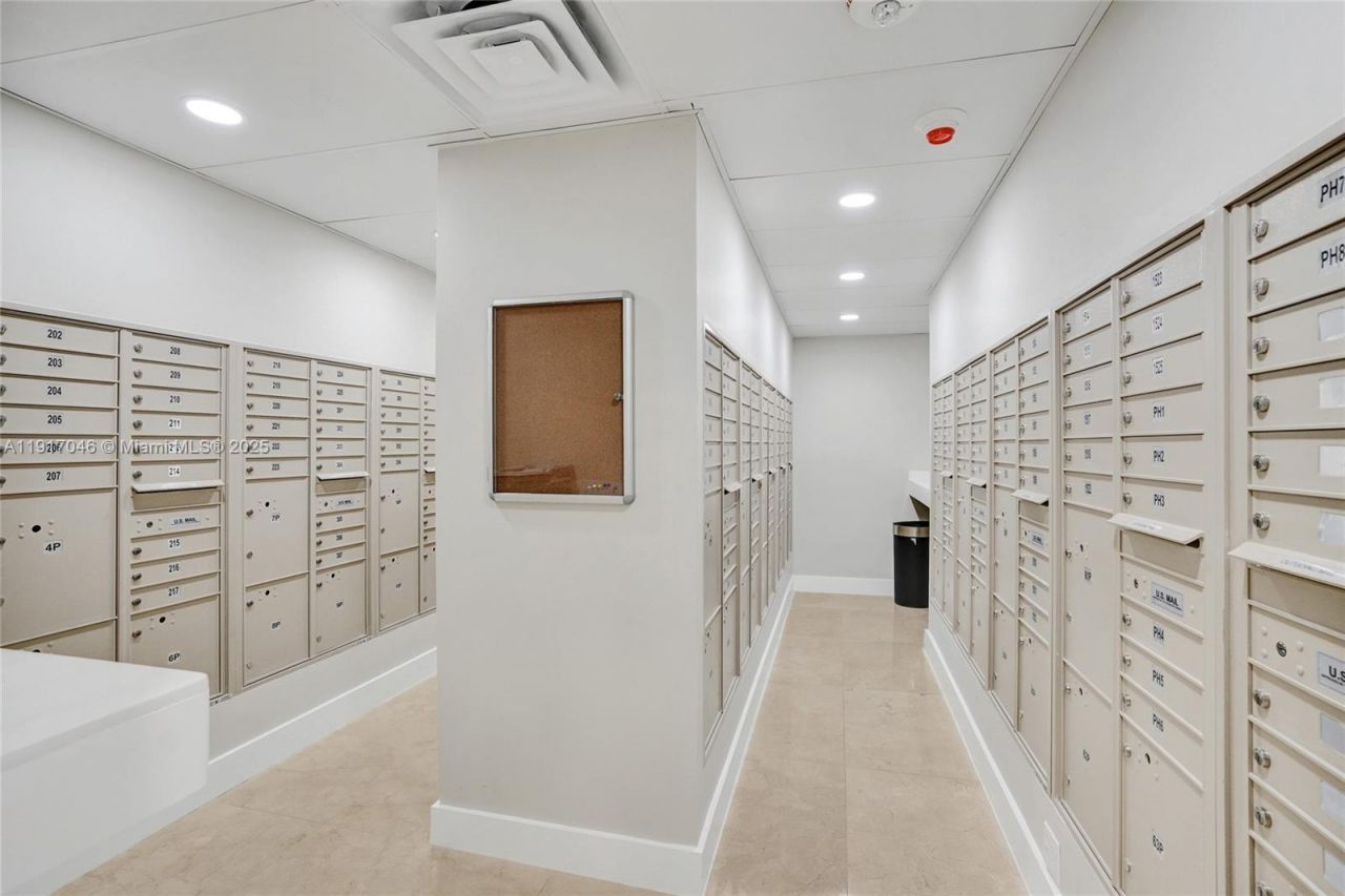 5005 Collins Ave, Unit 707, Miami Beach, FL 33140 Photo