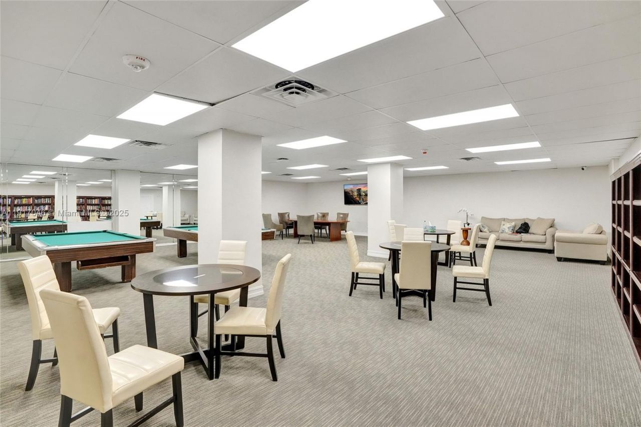 5005 Collins Ave, Unit 707, Miami Beach, FL 33140 Photo