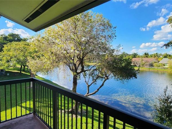 9975 Nob Hill Ln, Unit 9975, Sunrise, FL 33351