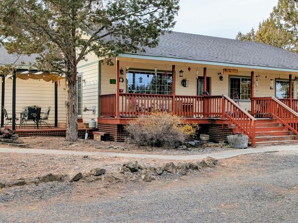 3855 NW Montgomery Avenue, Redmond, OR 97756