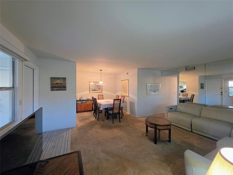 300 Layne Boulevard, Unit 301, Hallandale Beach, FL 33009 Photo