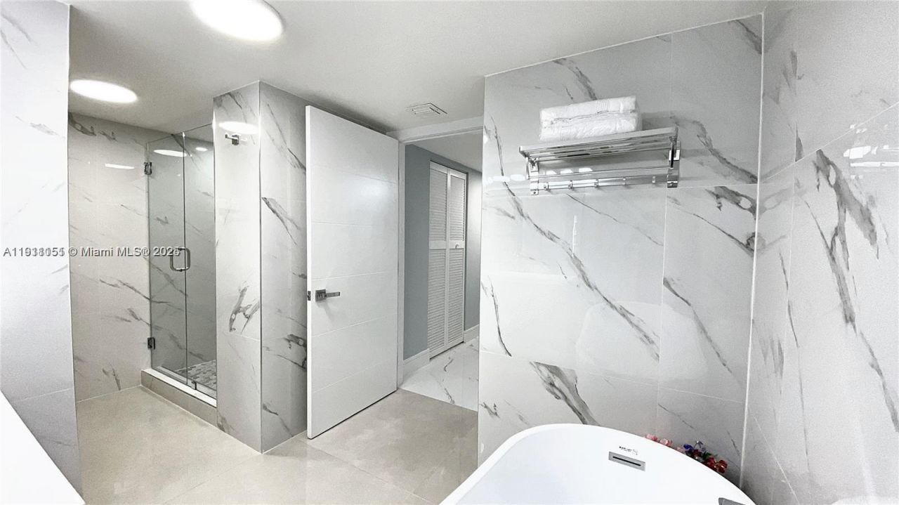 1717 N Bayshore Dr, Unit A-1950, Miami, FL 33132 Photo