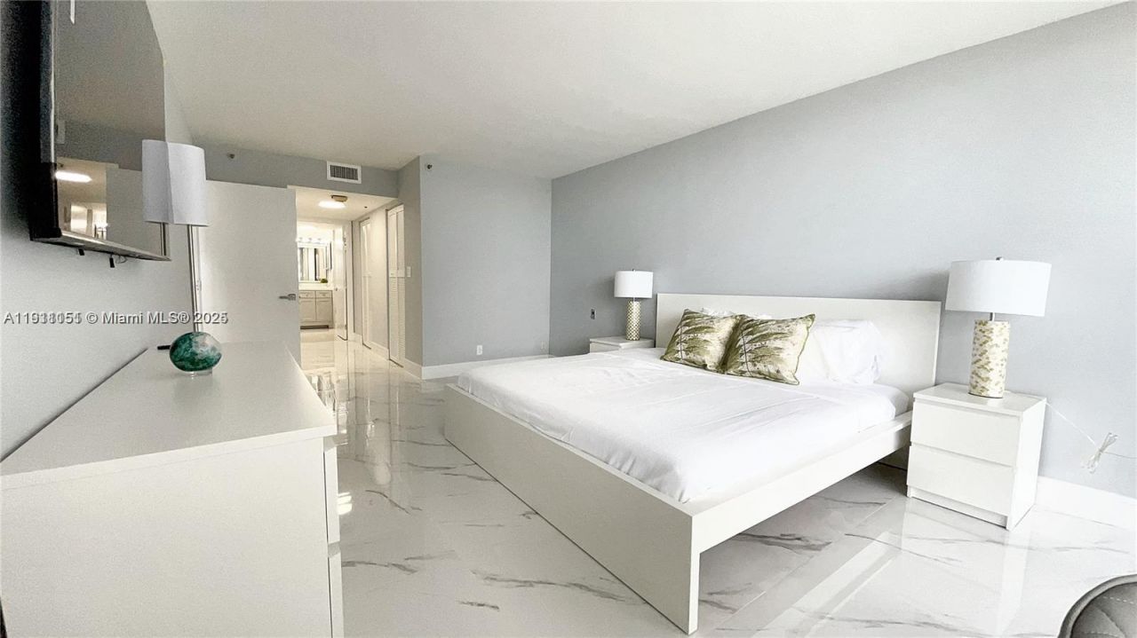 1717 N Bayshore Dr, Unit A-1950, Miami, FL 33132 Photo