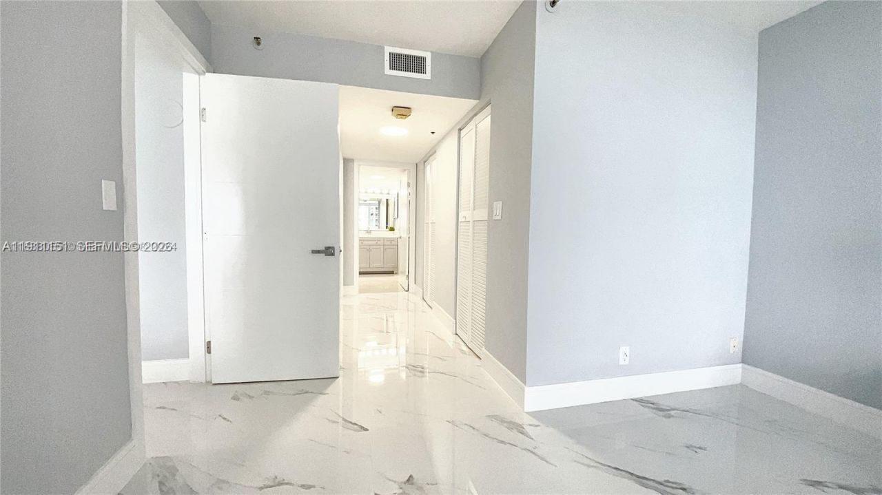 1717 N Bayshore Dr, Unit A-1950, Miami, FL 33132 Photo