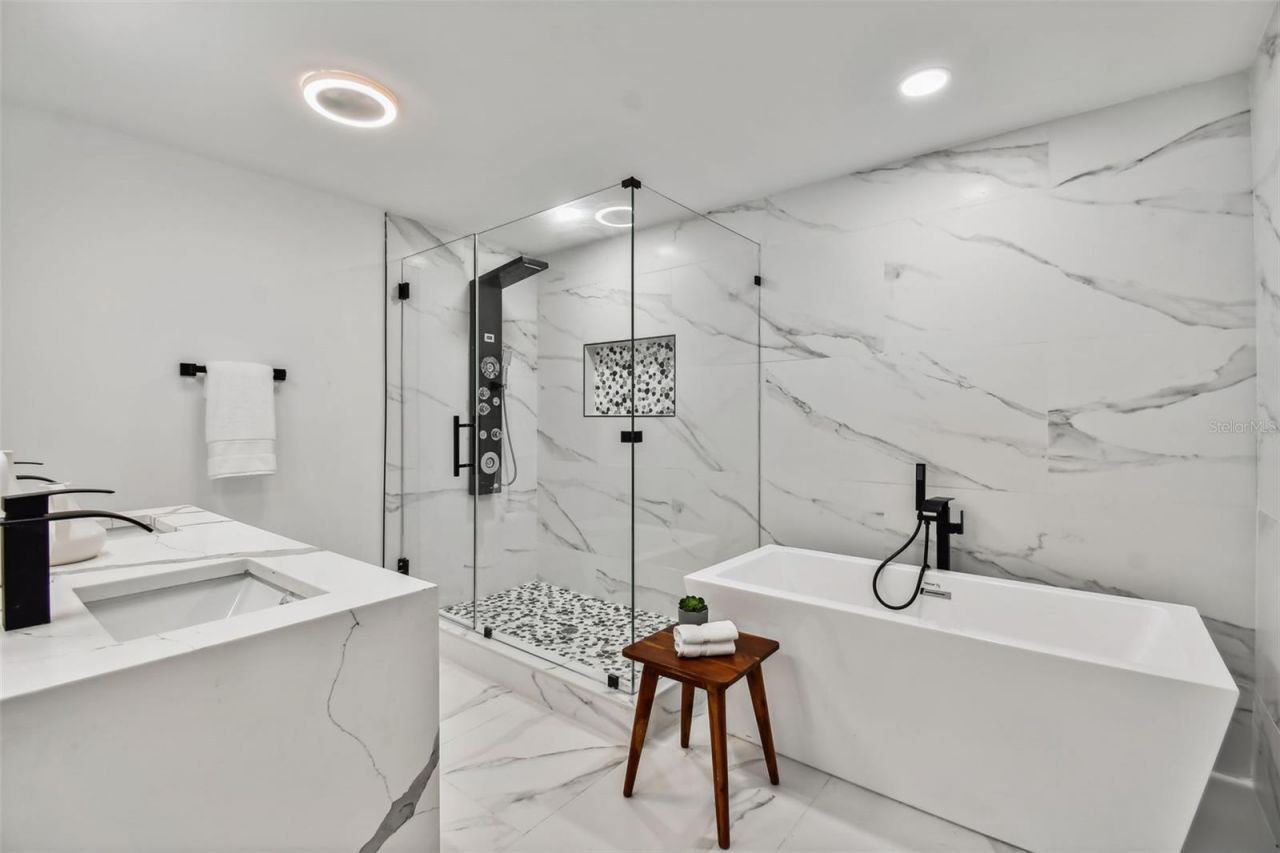 110 28th Avenue N, Unit B, Saint Petersburg, FL 33704 Photo