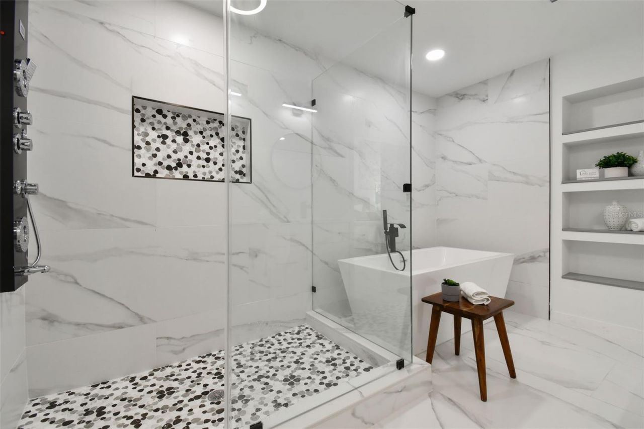 110 28th Avenue N, Unit B, Saint Petersburg, FL 33704 Photo