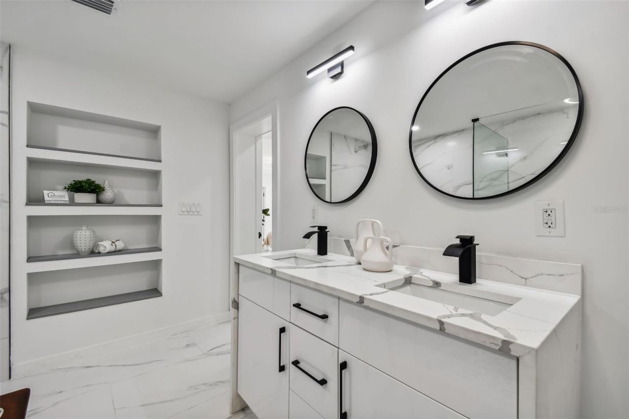 110 28th Avenue N, Unit B, Saint Petersburg, FL 33704 Photo