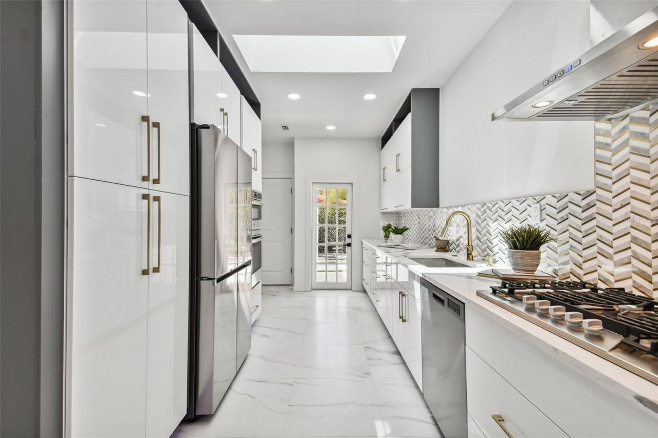 110 28th Avenue N, Unit B, Saint Petersburg, FL 33704 Photo