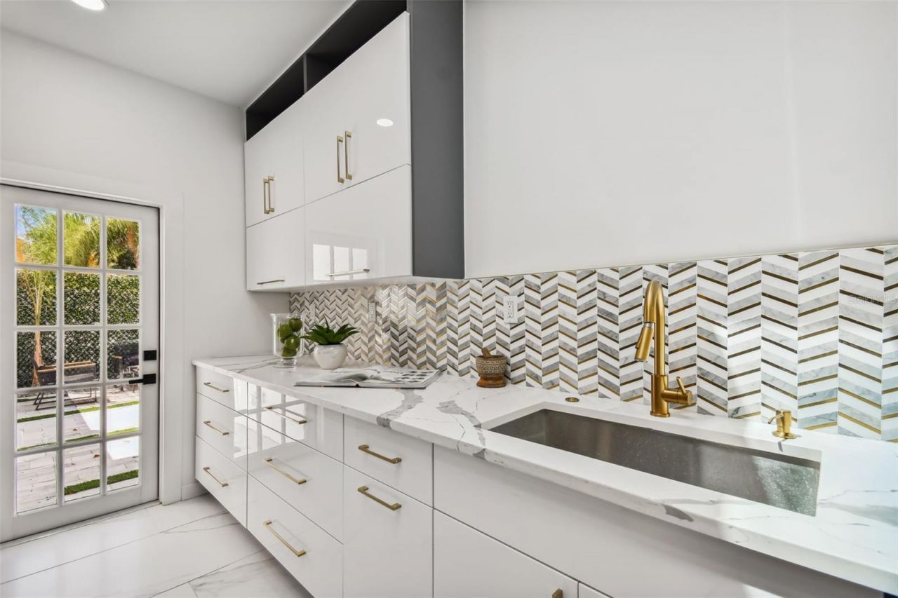 110 28th Avenue N, Unit B, Saint Petersburg, FL 33704 Photo