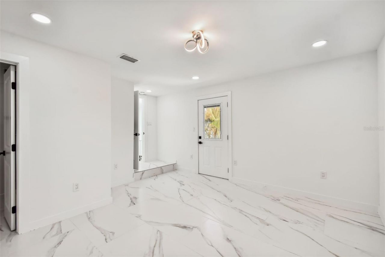 110 28th Avenue N, Unit B, Saint Petersburg, FL 33704 Photo