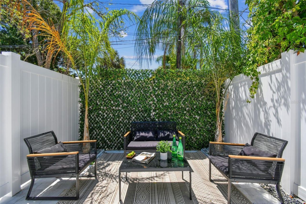 110 28th Avenue N, Unit B, Saint Petersburg, FL 33704 Photo