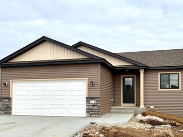 911 3rd Street, Wanamingo, MN 55983