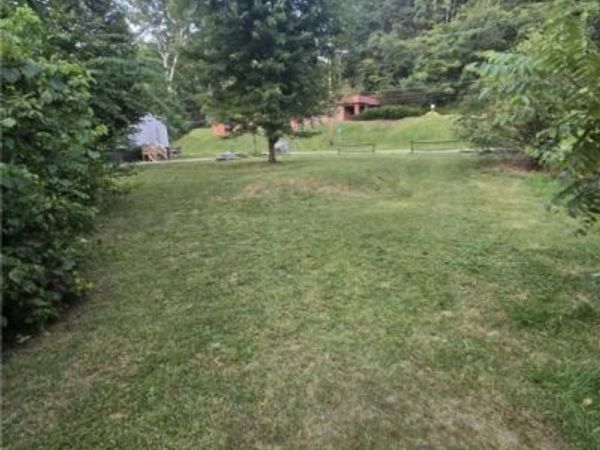 4253 W Washington Street, Charleston, WV 25387