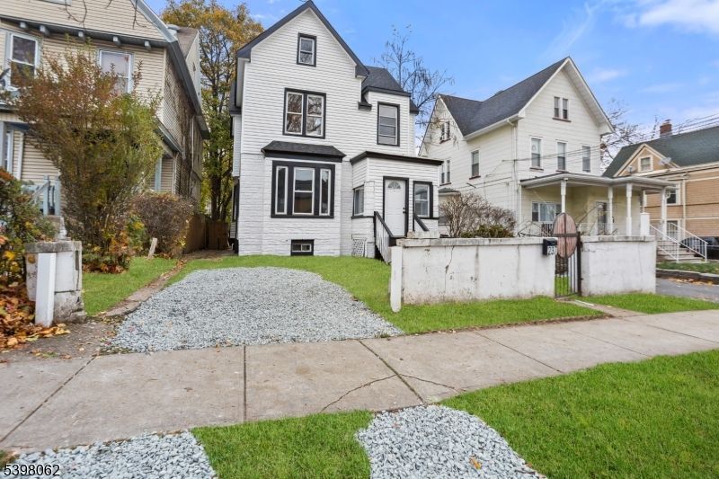 237 Cleveland St, Orange, NJ 07050 Main Photo