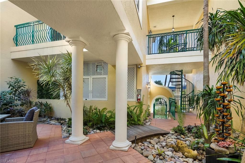 1160 Clam Ct, Unit 3, Naples, FL 34102 Photo