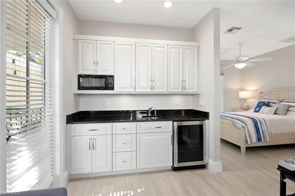 1160 Clam Ct, Unit 3, Naples, FL 34102 Photo