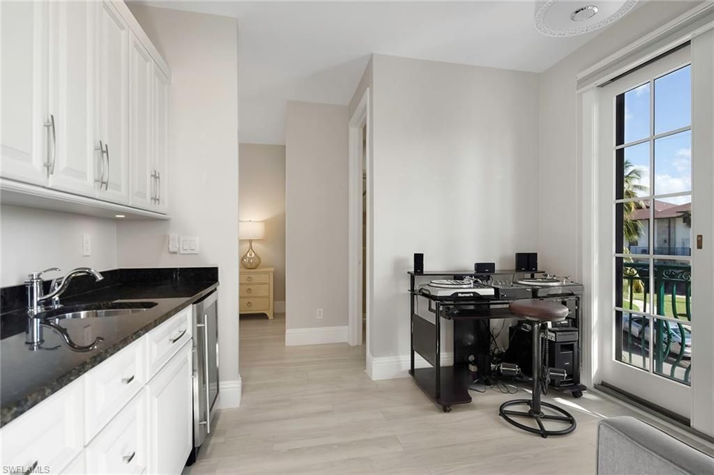 1160 Clam Ct, Unit 3, Naples, FL 34102 Photo