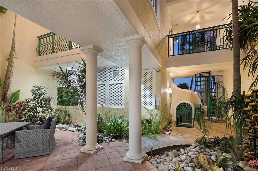 1160 Clam Ct, Unit 3, Naples, FL 34102 Photo